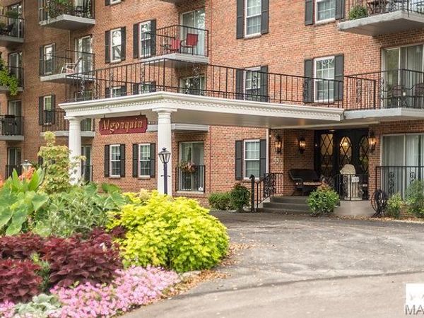 55 S Gore , Webster Groves, MO 63119