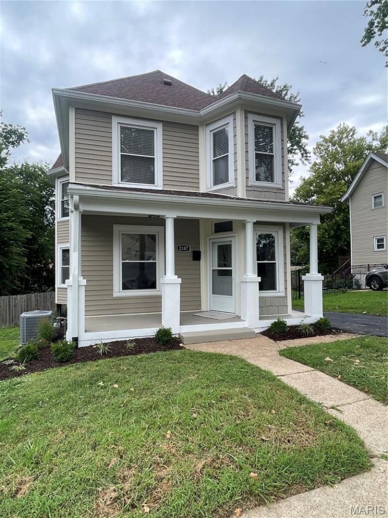 2107 Alameda Avenue, Maplewood, MO 63143 Main Photo