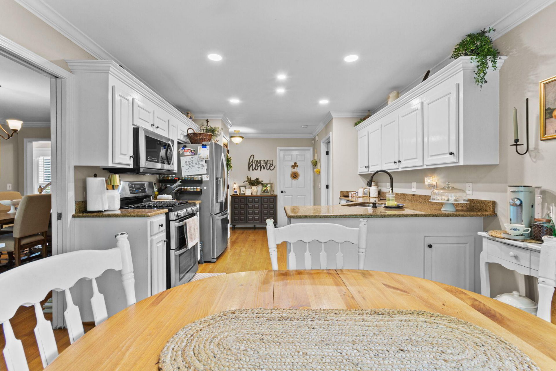 50 Edens Lane Photo 17