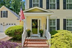 50 Edens Lane photo 4