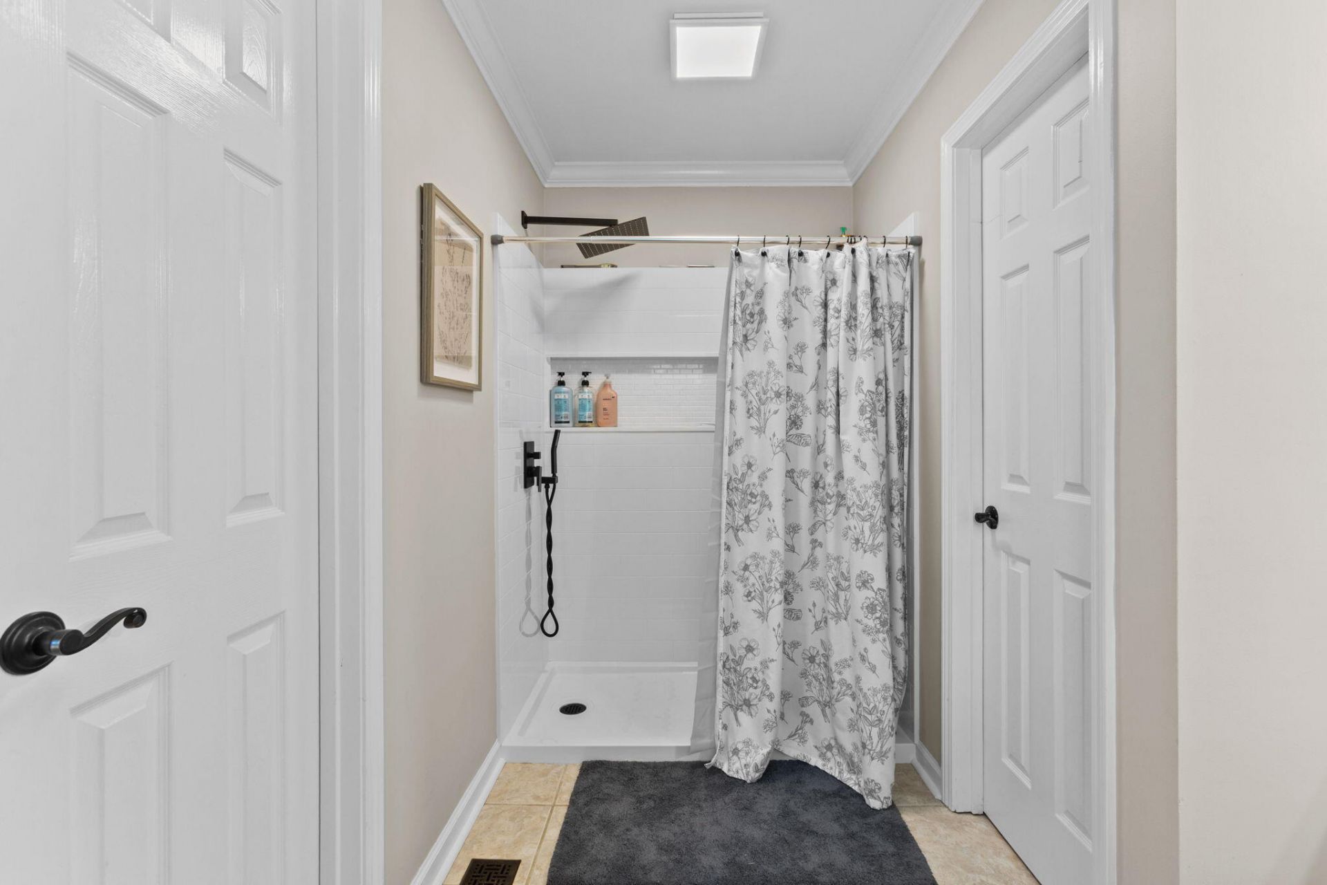 50 Edens Lane Photo 22