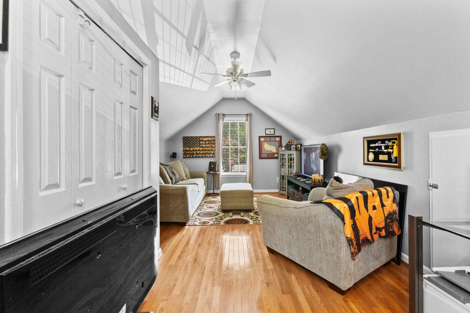 50 Edens Lane Photo 24
