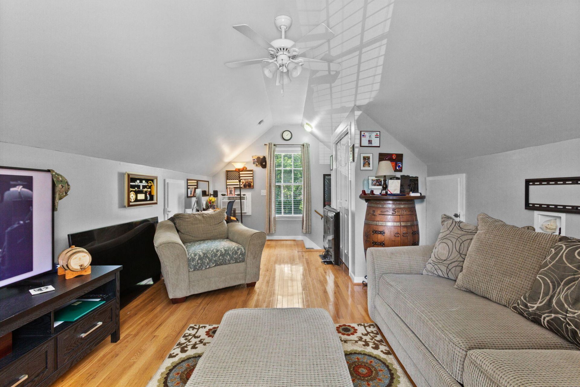 50 Edens Lane Photo 25