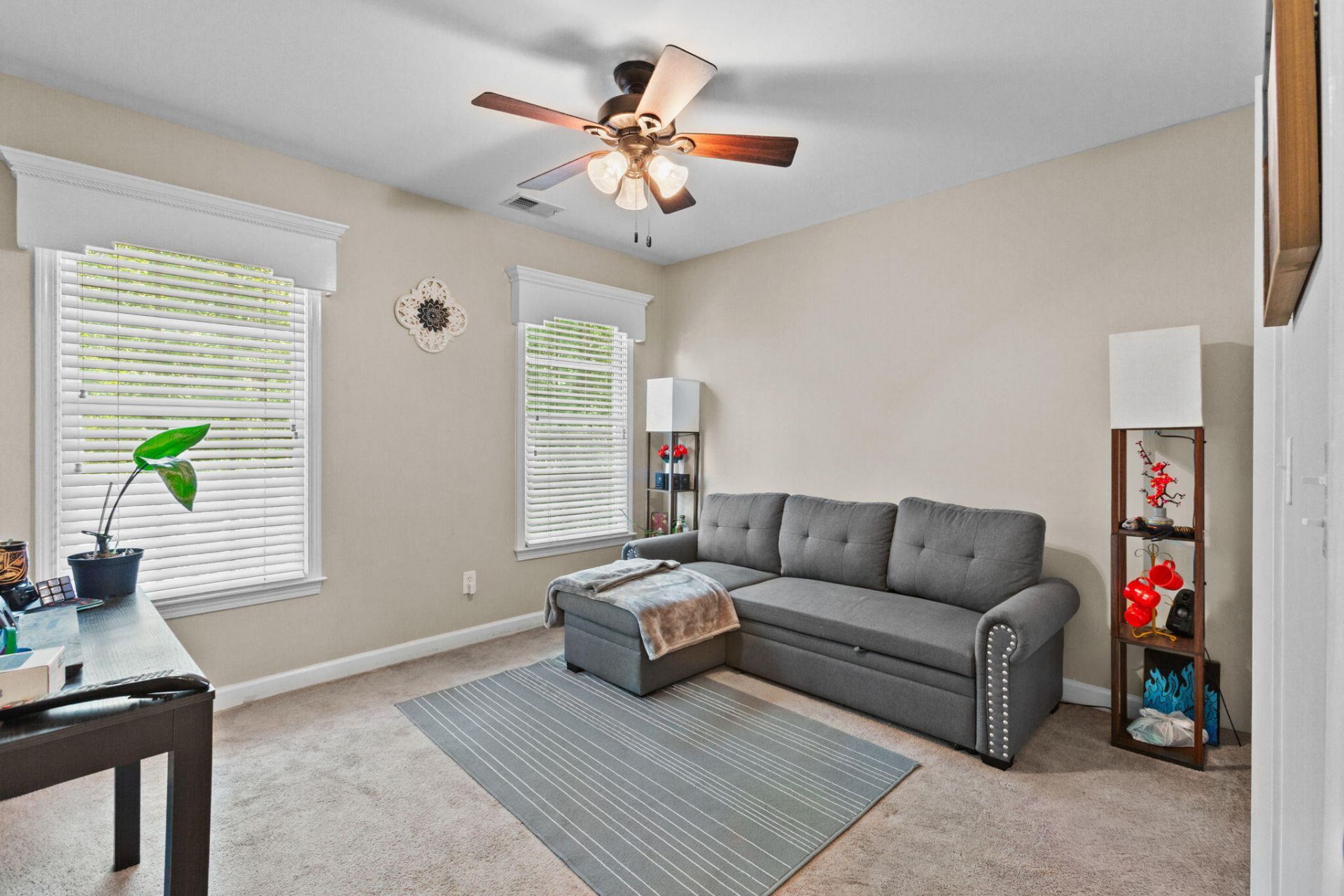 50 Edens Lane Photo 26