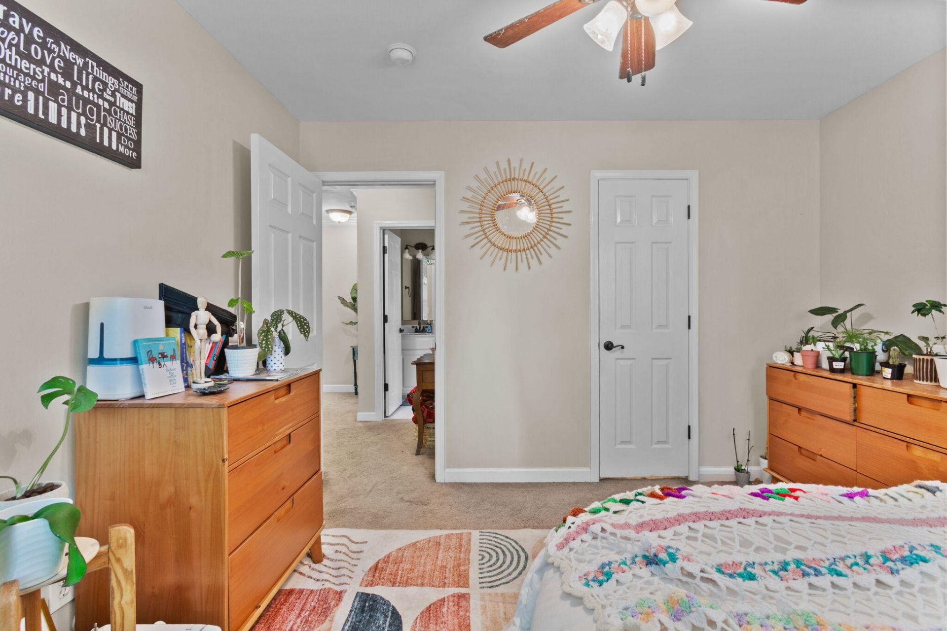 50 Edens Lane Photo 29