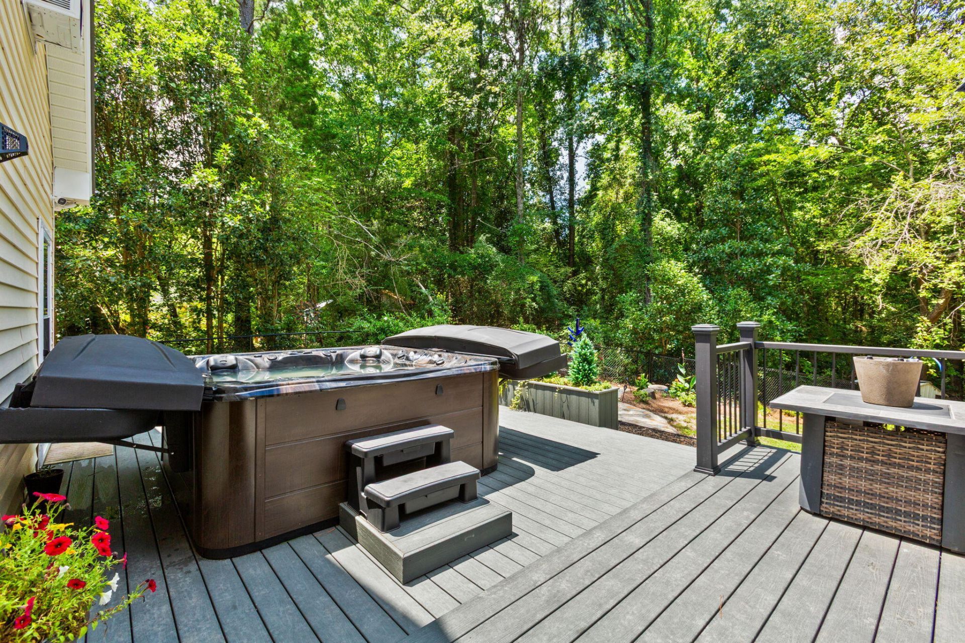 50 Edens Lane Photo 31