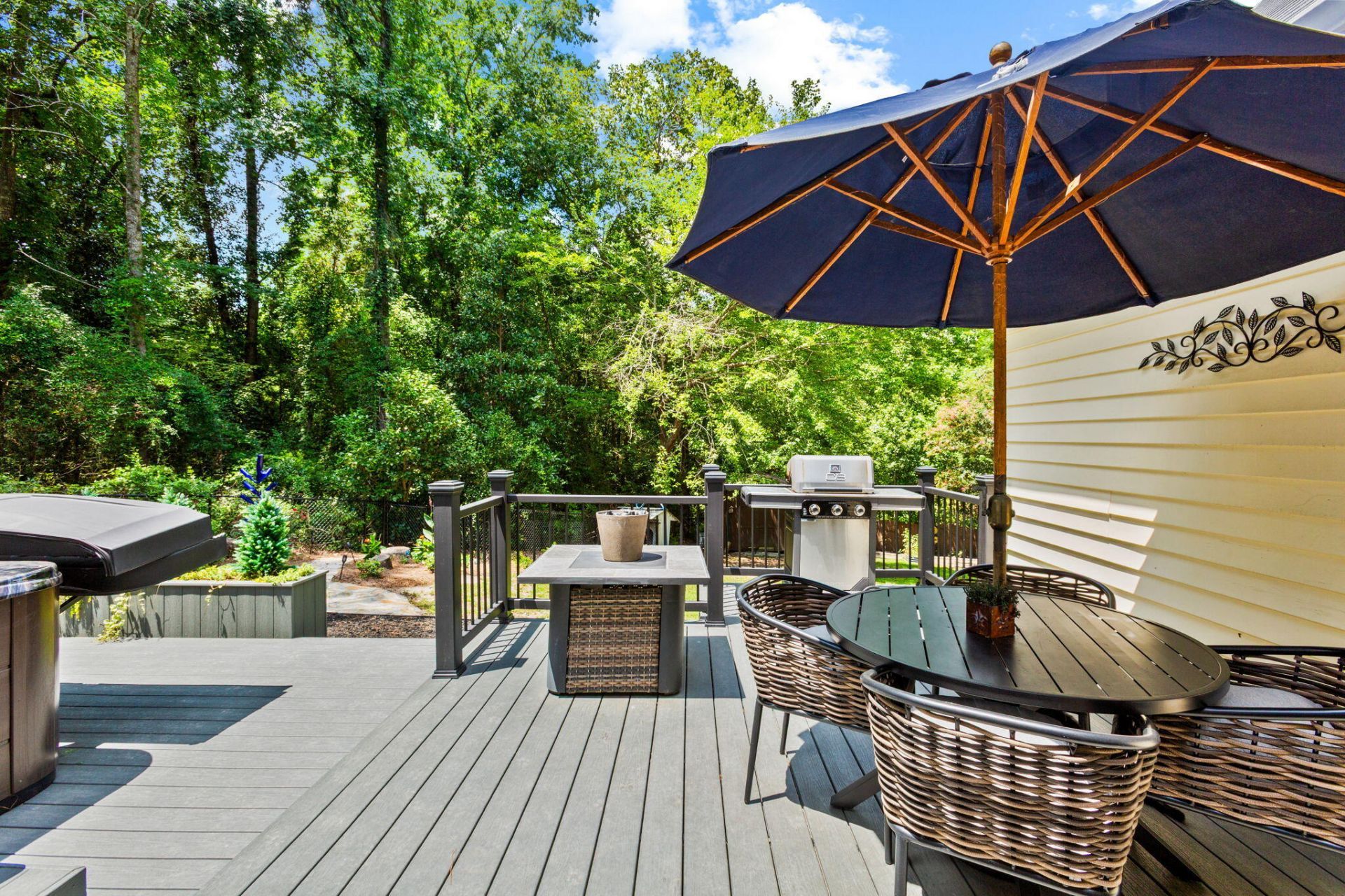 50 Edens Lane Photo 32