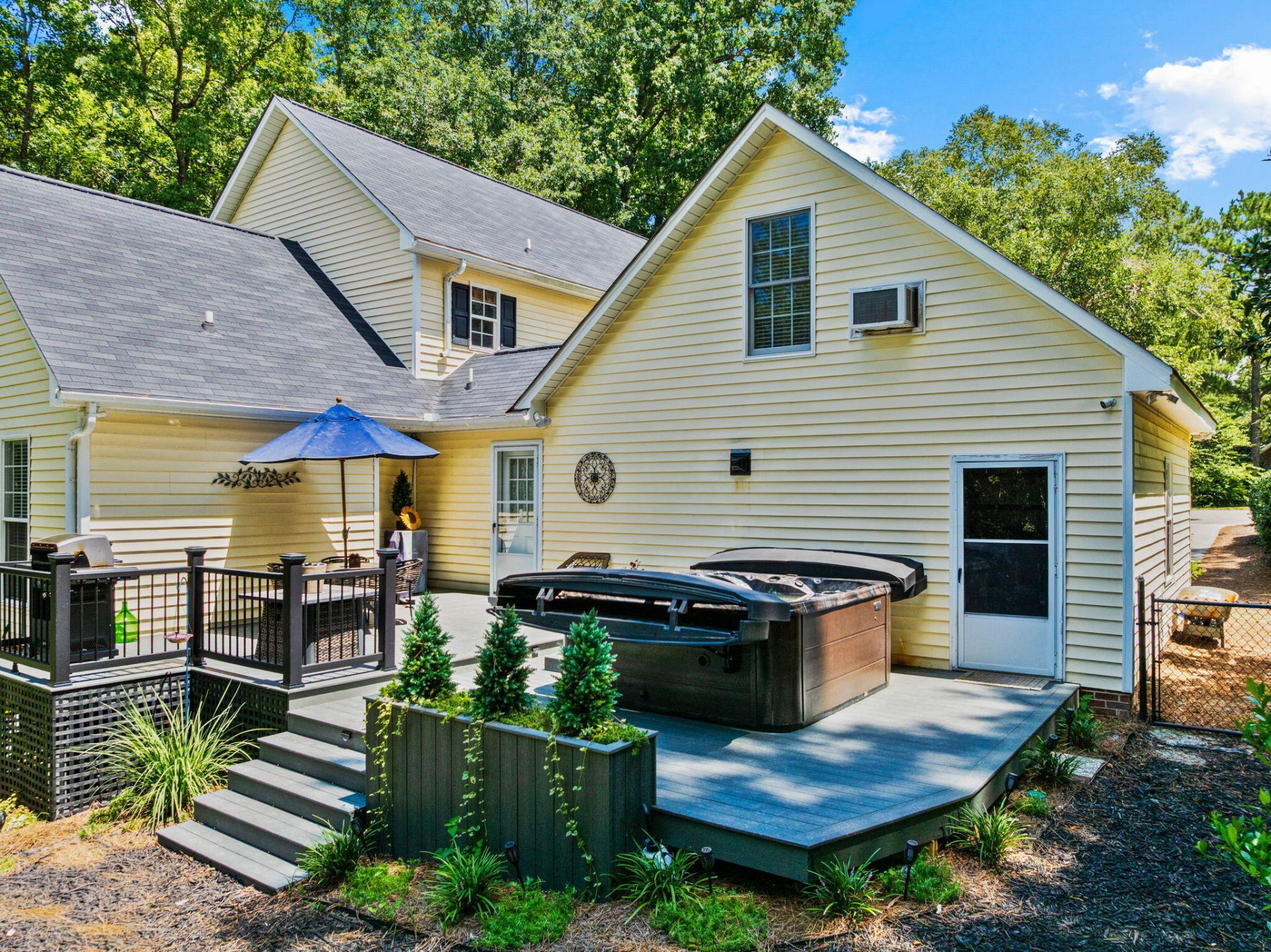 50 Edens Lane Photo 39
