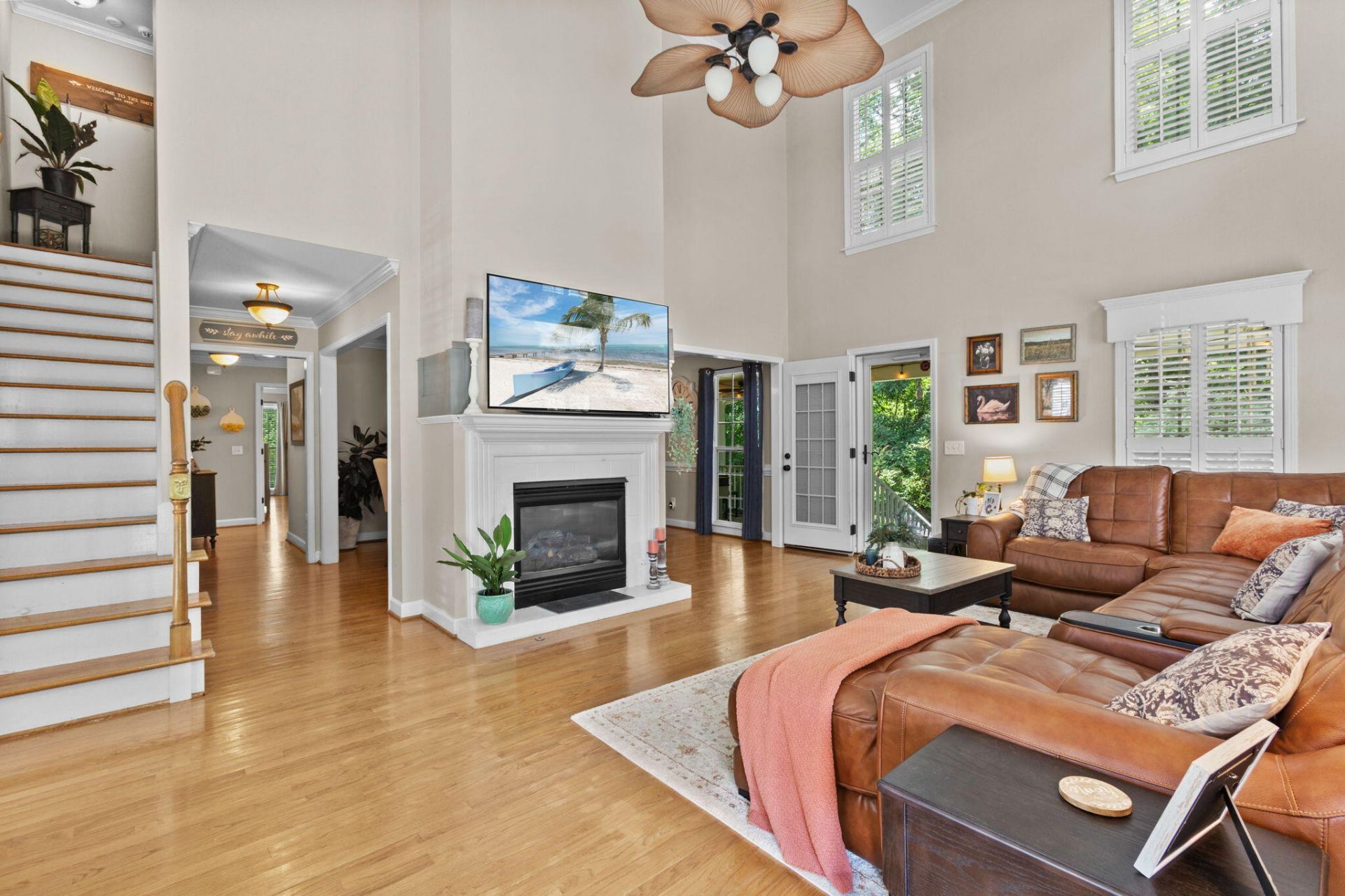 50 Edens Lane Photo 7