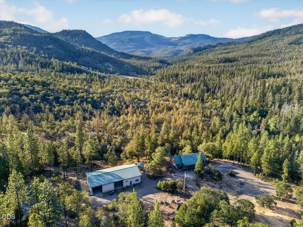 10001 E Antelope Road, Eagle Point, OR 97524