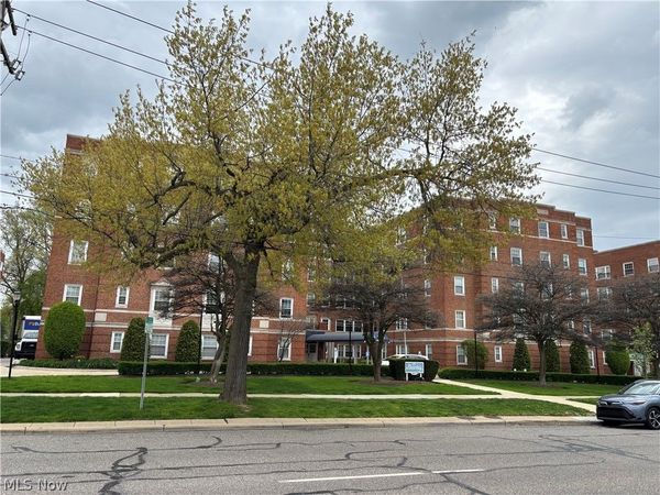 19015 Van Aken Boulevard, Unit 406, Shaker Heights, OH 44122