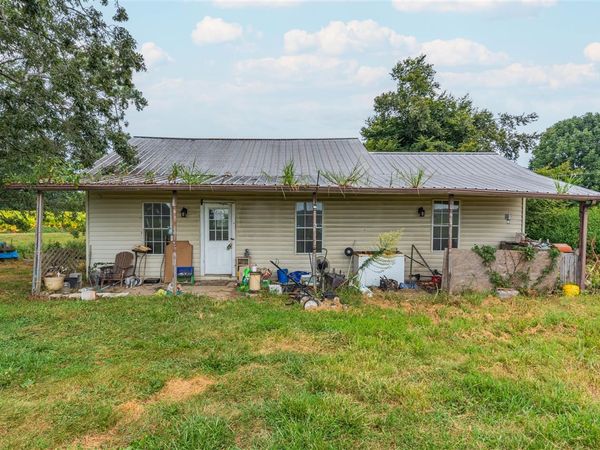 520 Tracy Road , Scottsville, KY 42164