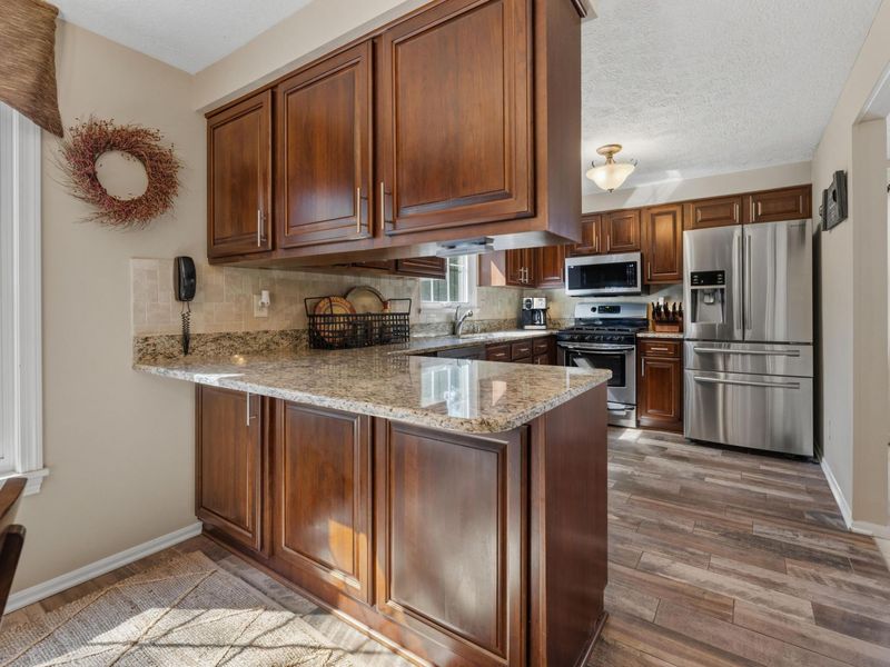 8043 Schoolside Drive, Westerville, OH 43081 Photo 12