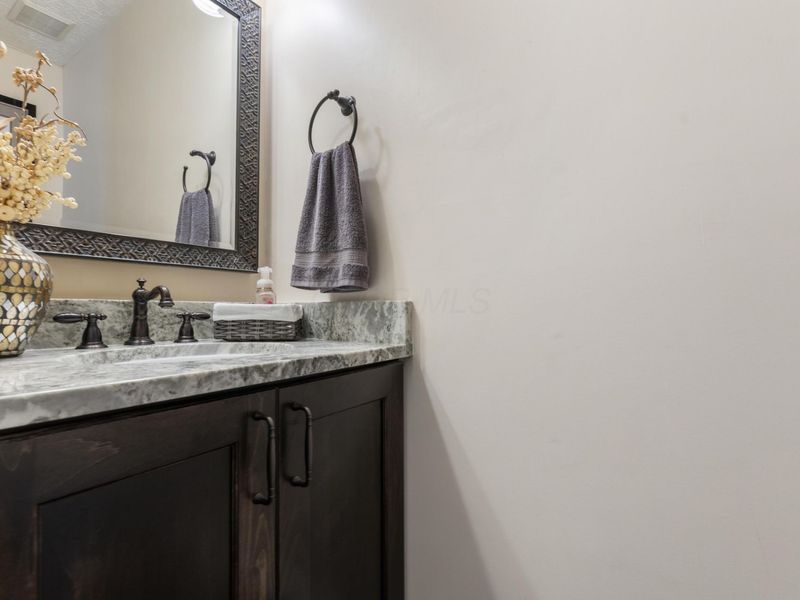 8043 Schoolside Drive, Westerville, OH 43081 Photo 18