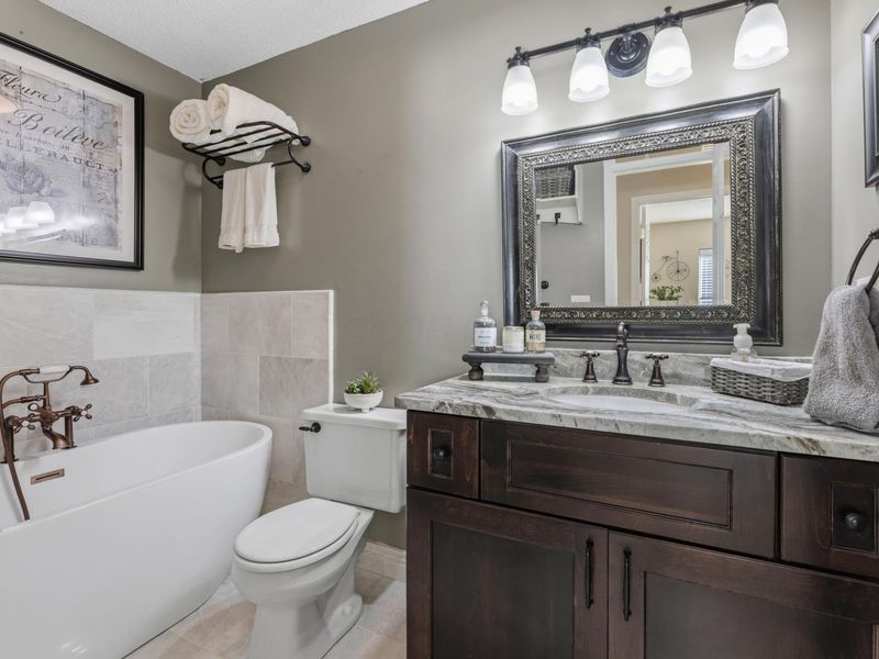 8043 Schoolside Drive, Westerville, OH 43081 Photo 23