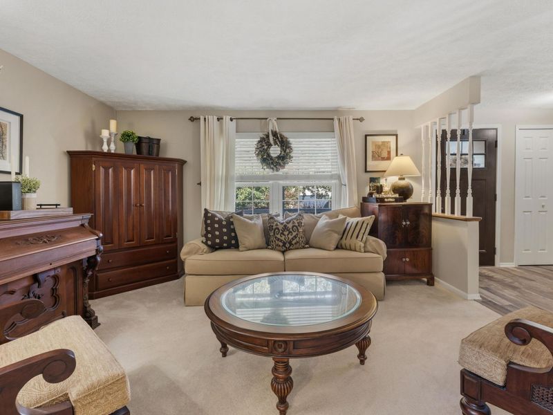 8043 Schoolside Drive, Westerville, OH 43081 Photo 5