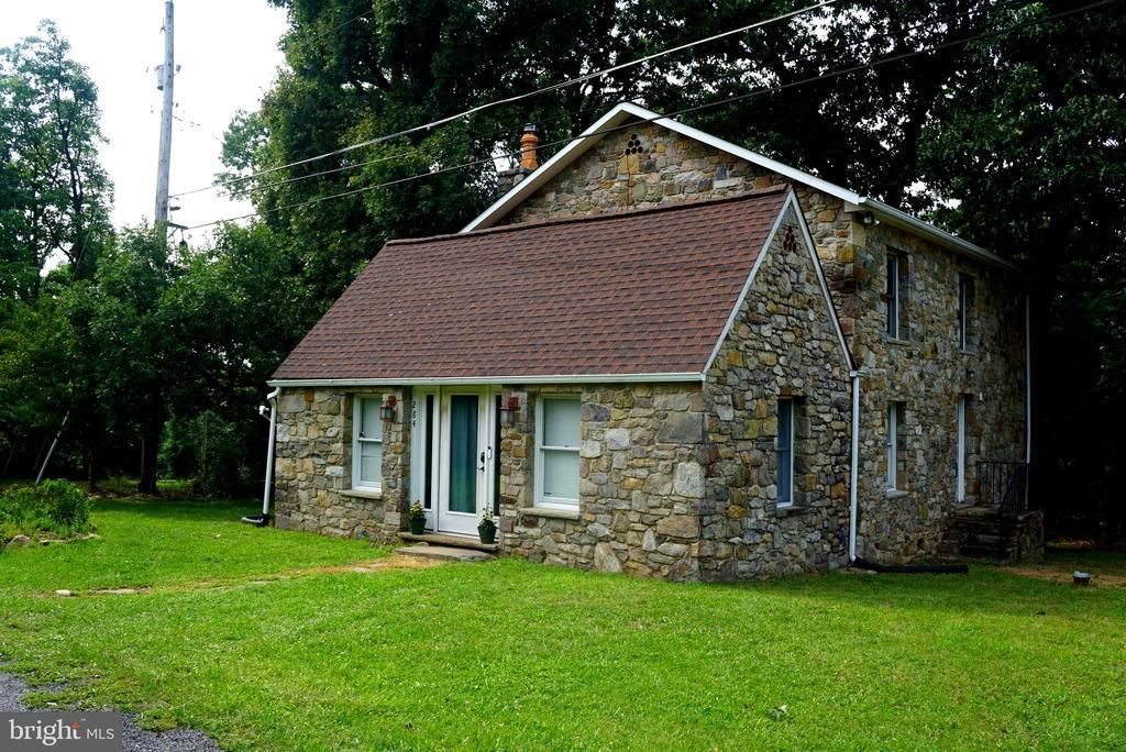 284 Good Shepherd Road, Bluemont, VA 20135 Main Photo