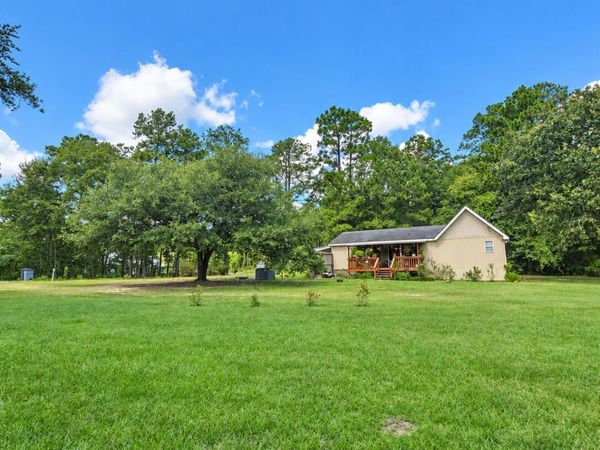 245 Baucum Road, Carriere, MS 39426
