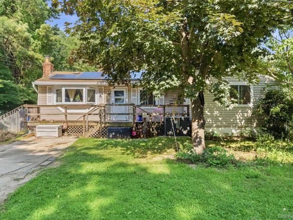 107 Andreano Avenue , East Patchogue, NY 11772