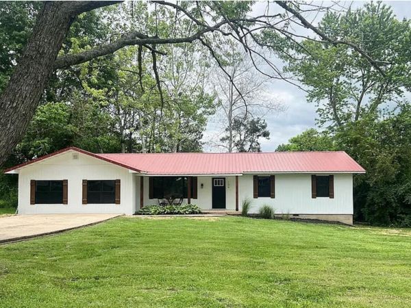 104 N Julie Avenue , Mansfield, MO 65704