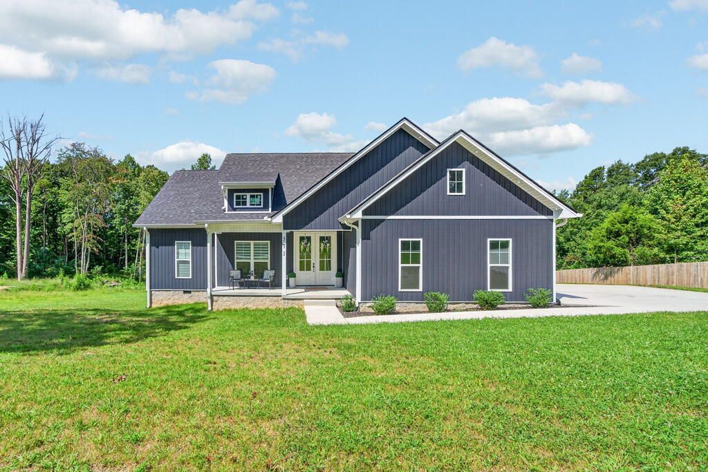 371 Meadow Creek Rd, Monterey, TN 38574 Main Photo