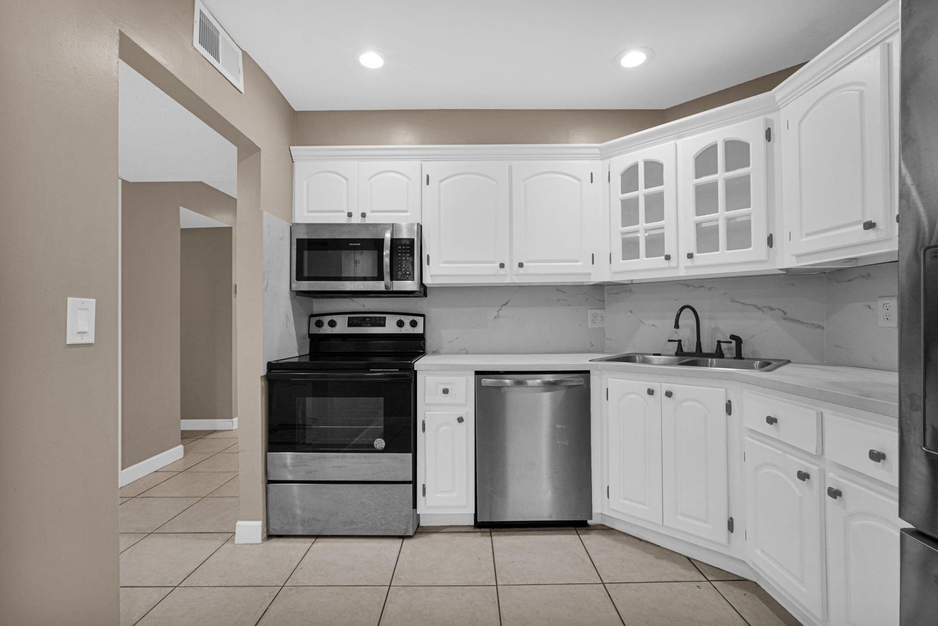 3360 Spanish Moss Terrace, Unit 211, Lauderhill, FL 33319 Photo