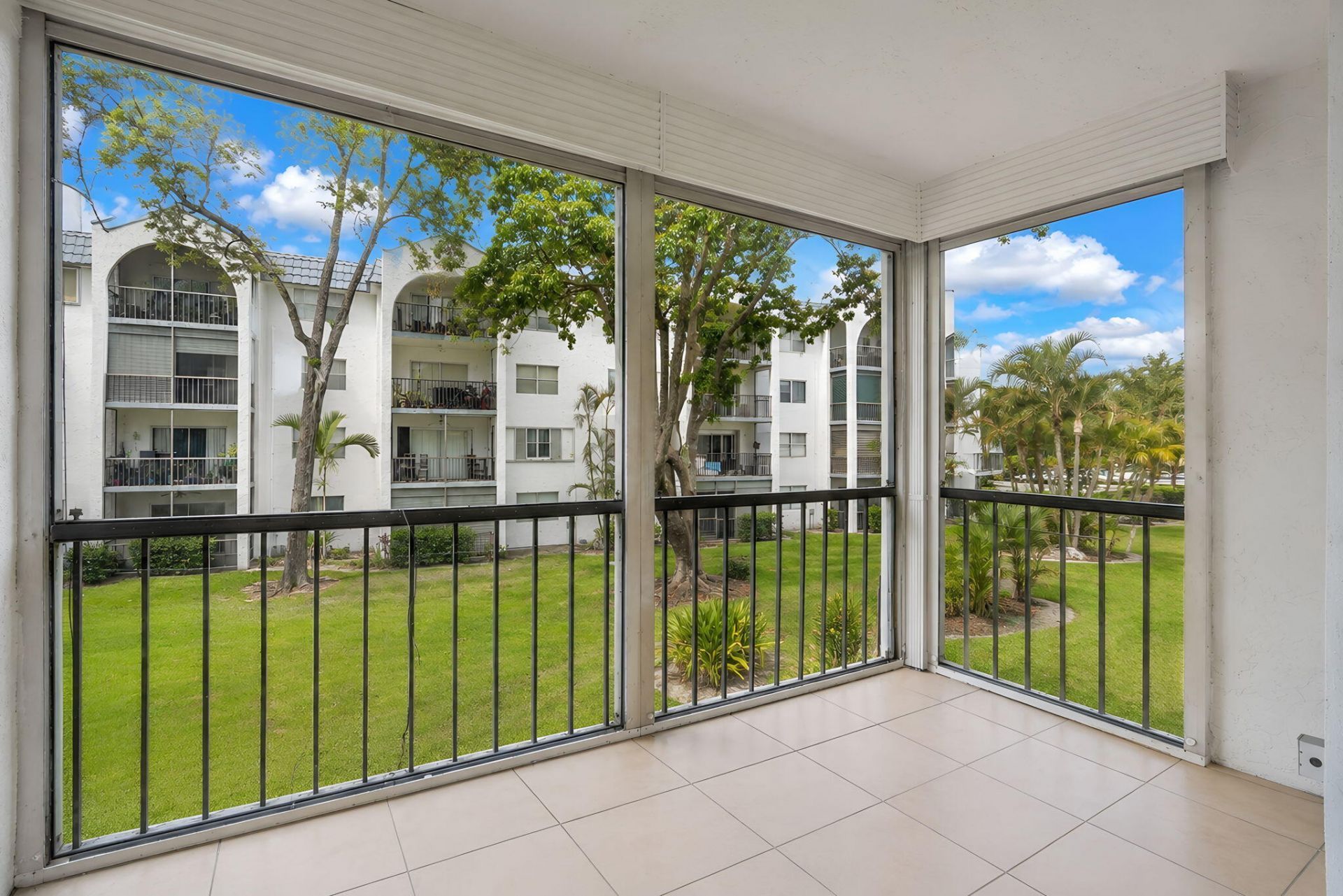 3360 Spanish Moss Terrace, Unit 211, Lauderhill, FL 33319 Photo