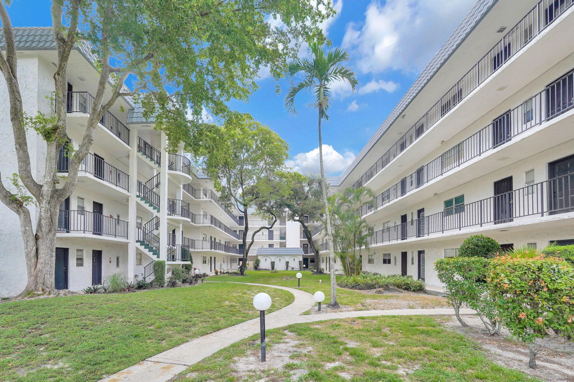 3360 Spanish Moss Terrace, Unit 211, Lauderhill, FL 33319 Photo