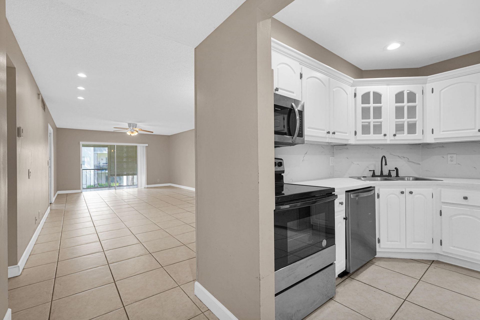 3360 Spanish Moss Terrace, Unit 211, Lauderhill, FL 33319 Photo