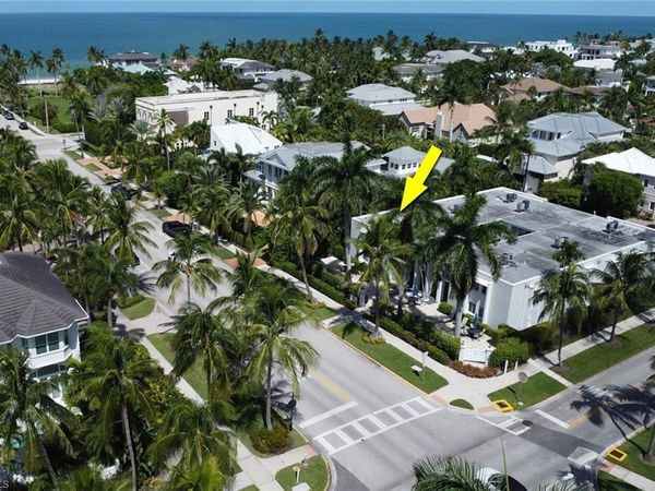 175 5th AVE S, Unit 4, NAPLES, FL 34102