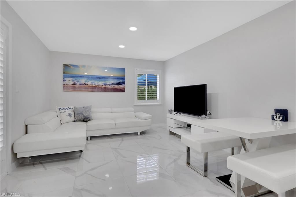 175 5th Ave S, Unit 4, Naples, FL 34102 Photo