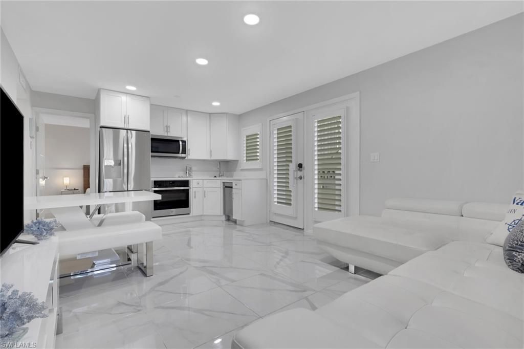 175 5th Ave S, Unit 4, Naples, FL 34102 Photo