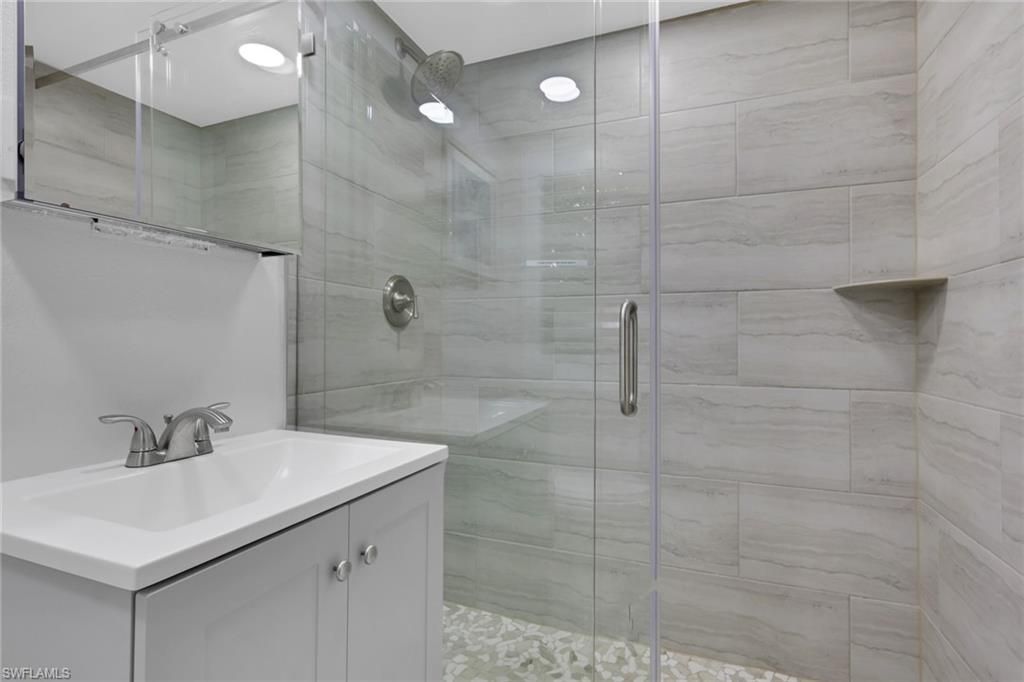 175 5th Ave S, Unit 4, Naples, FL 34102 Photo