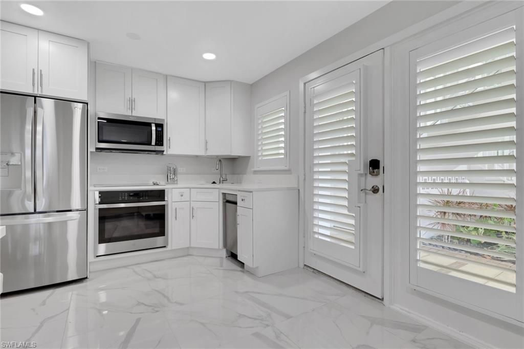 175 5th Ave S, Unit 4, Naples, FL 34102 Photo