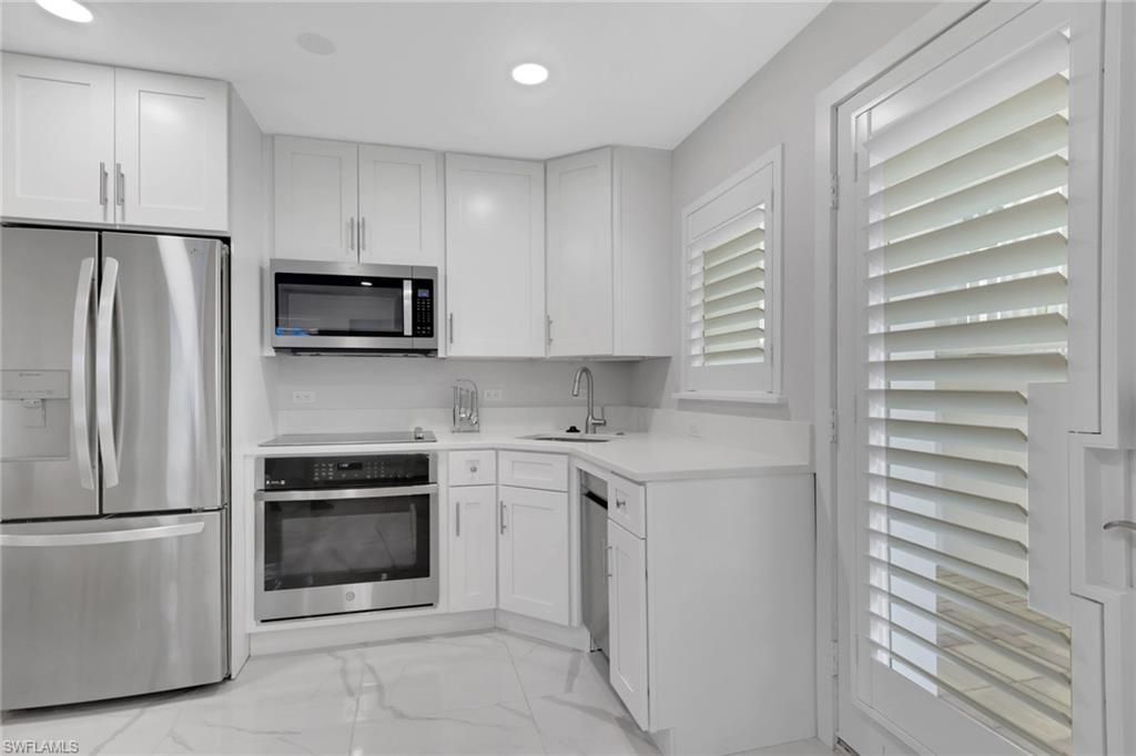 175 5th Ave S, Unit 4, Naples, FL 34102 Photo