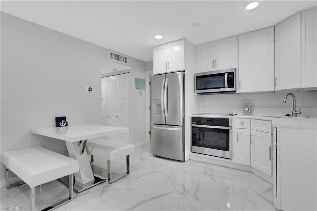 175 5th Ave S, Unit 4, Naples, FL 34102 Photo