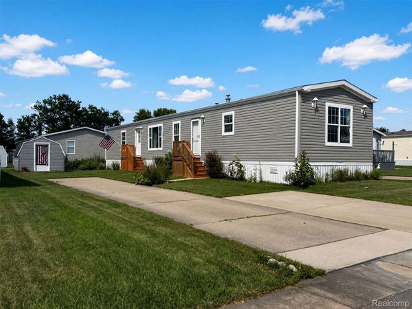 24228 Chippewa Drive, Flat Rock, Mi 48134