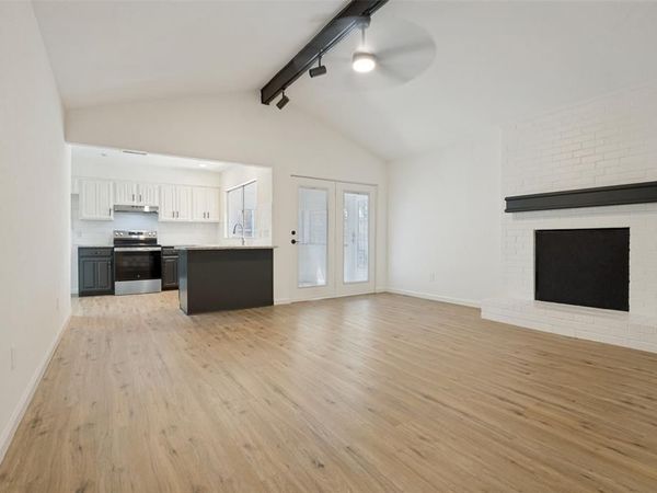 502 Brian Drive, Grand Prairie, TX 75052