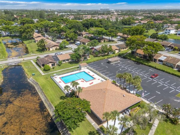 9291 E Elm Ln , Miramar, FL 33025
