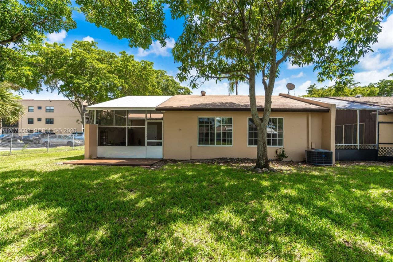 9291 E Elm Ln , Miramar, FL 33025 Photo