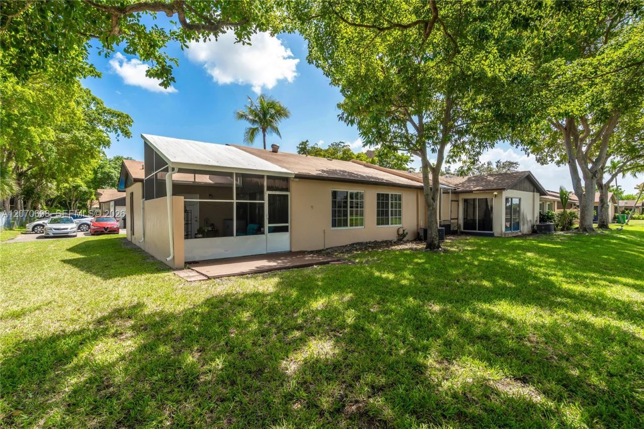 9291 E Elm Ln , Miramar, FL 33025 Photo