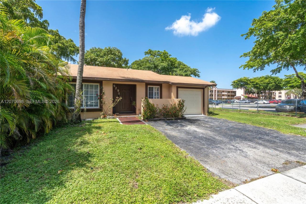 9291 E Elm Ln , Miramar, FL 33025 Photo