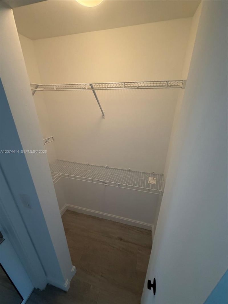 45 SW 9th St, Unit 2504, Miami, FL 33130 Photo