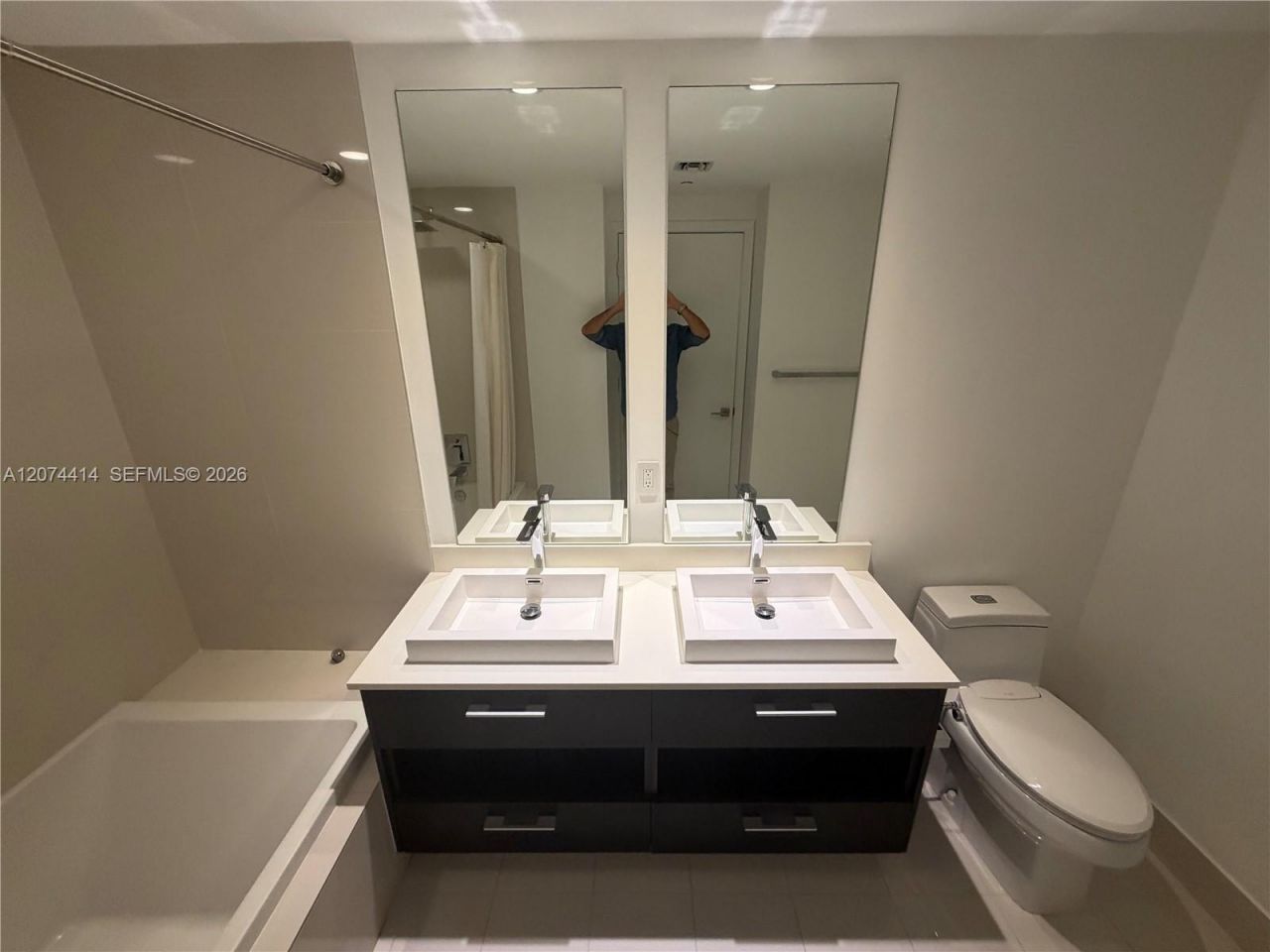 45 SW 9th St, Unit 2504, Miami, FL 33130 Photo