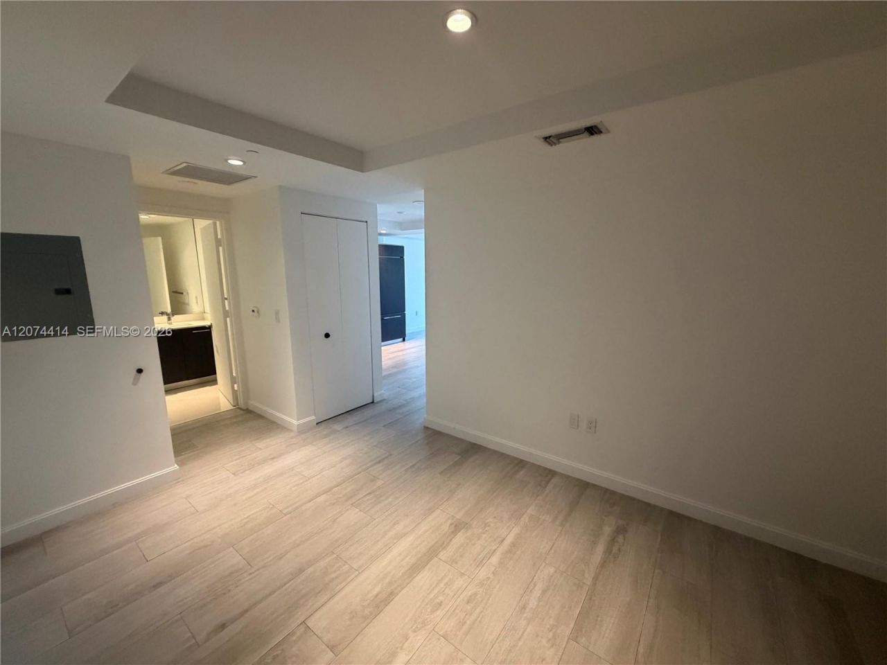 45 SW 9th St, Unit 2504, Miami, FL 33130 Photo