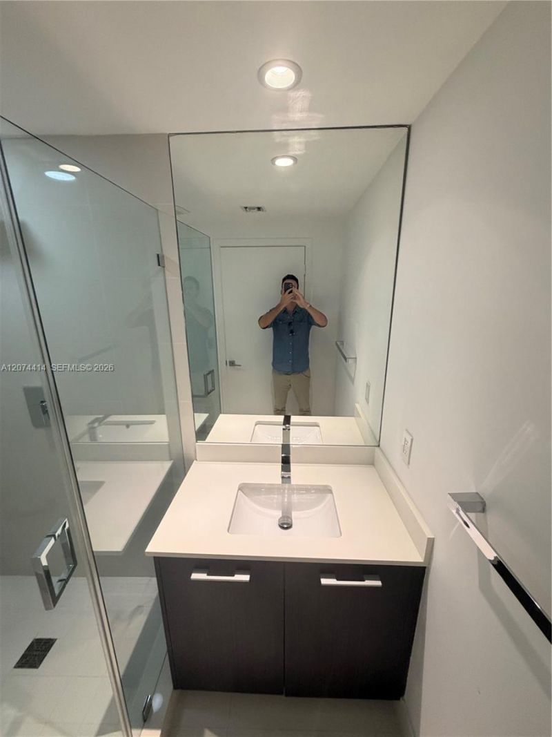 45 SW 9th St, Unit 2504, Miami, FL 33130 Photo