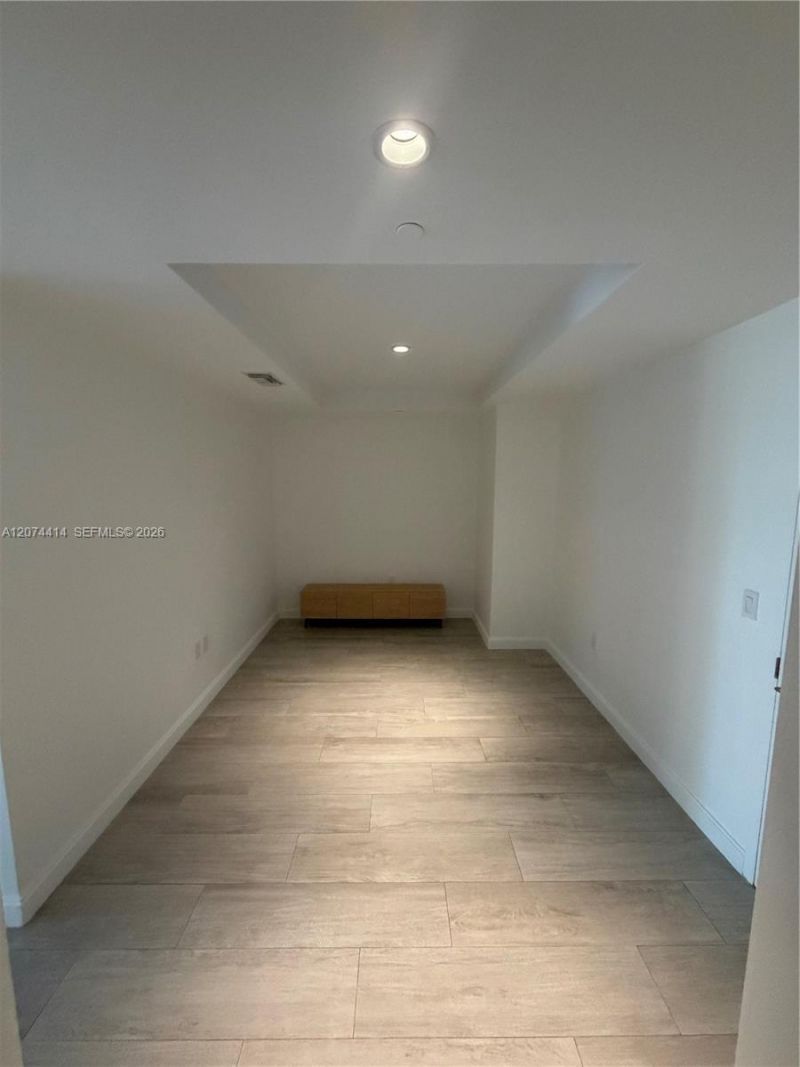 45 SW 9th St, Unit 2504, Miami, FL 33130 Photo
