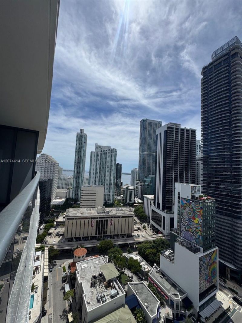 45 SW 9th St, Unit 2504, Miami, FL 33130 Photo