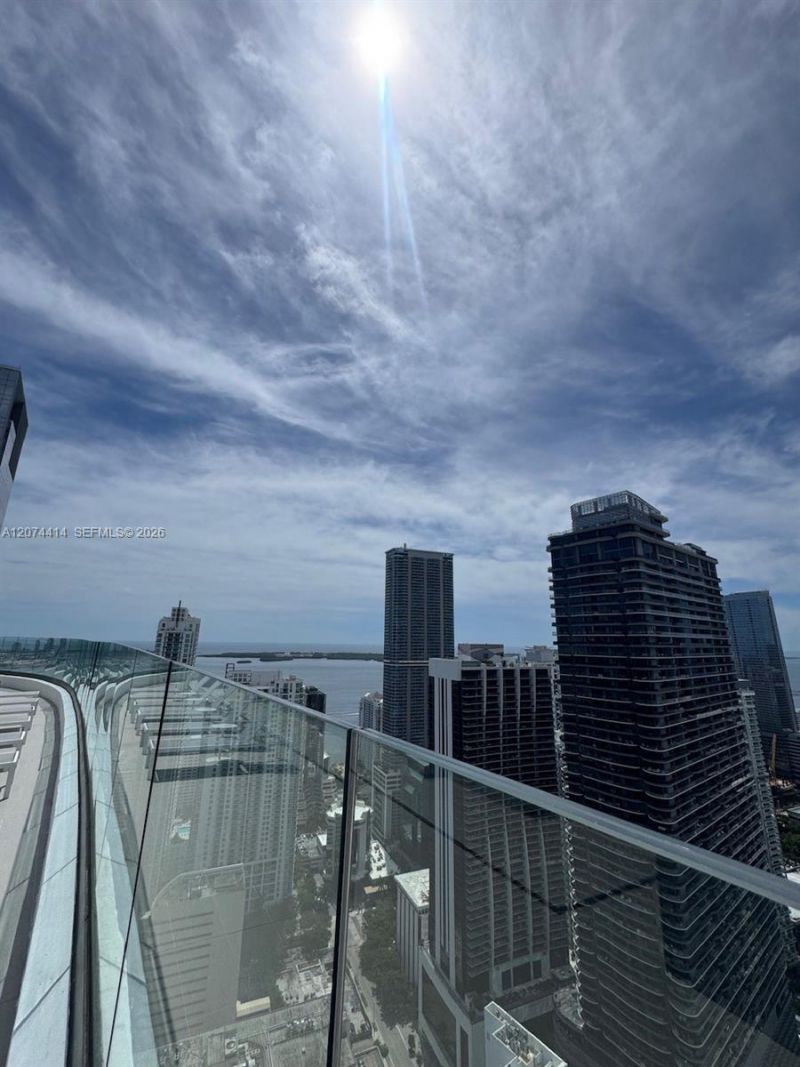 45 SW 9th St, Unit 2504, Miami, FL 33130 Photo