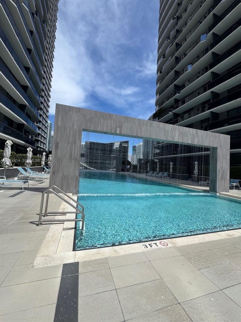 45 SW 9th St, Unit 2504, Miami, FL 33130 Photo